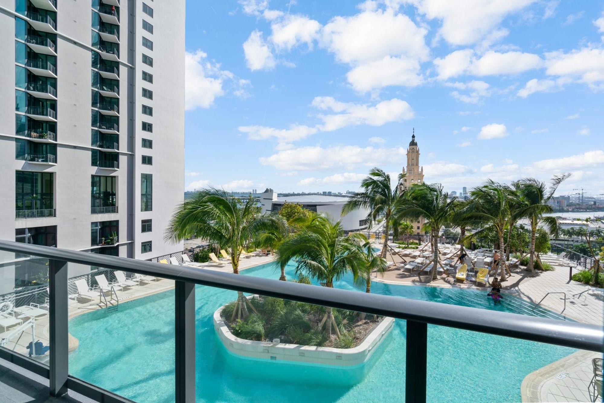 New Luxurious Floor 35th - Miami's Heart Apartment *
