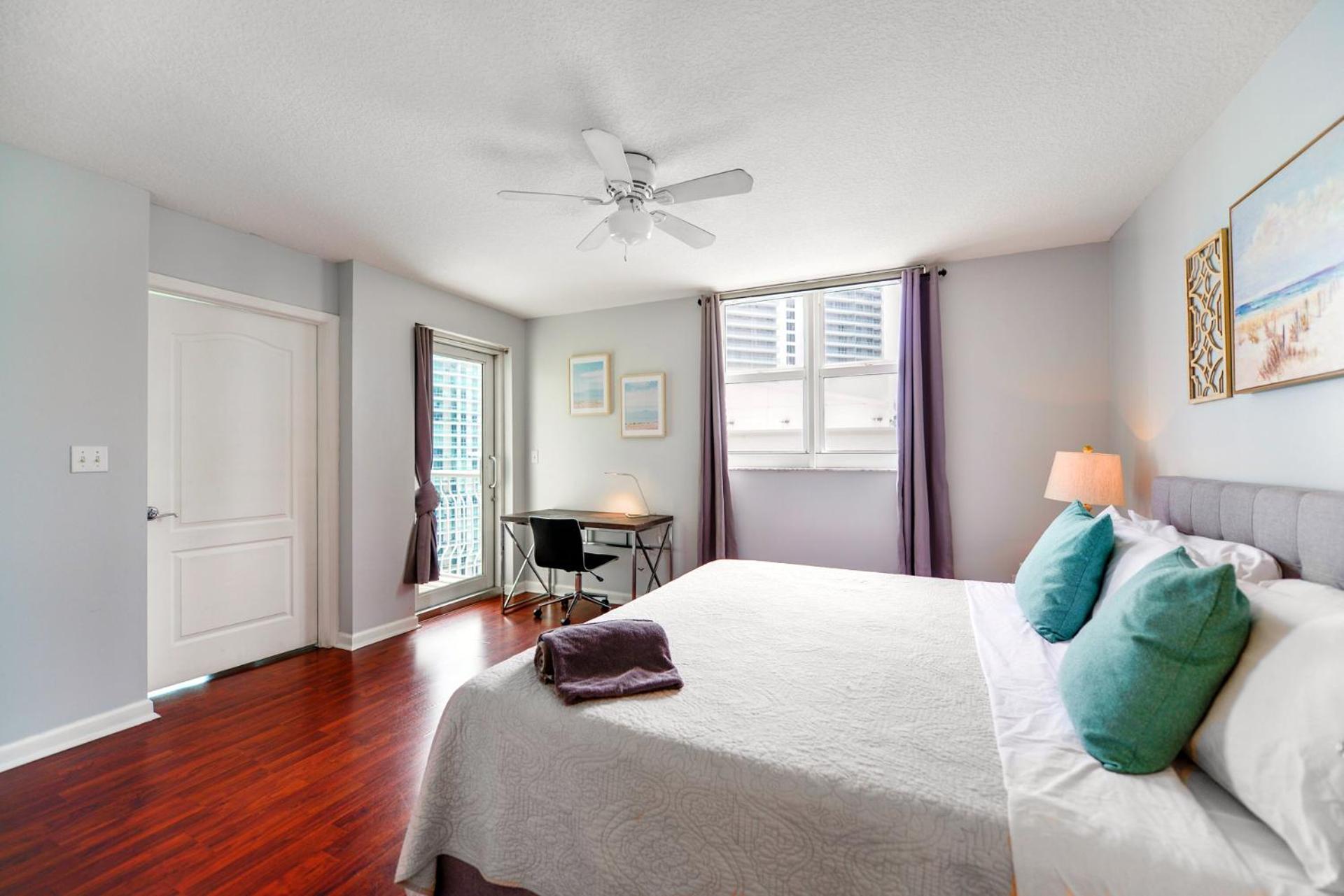Free Parking! With A Perfect Location In Brickell Apartment