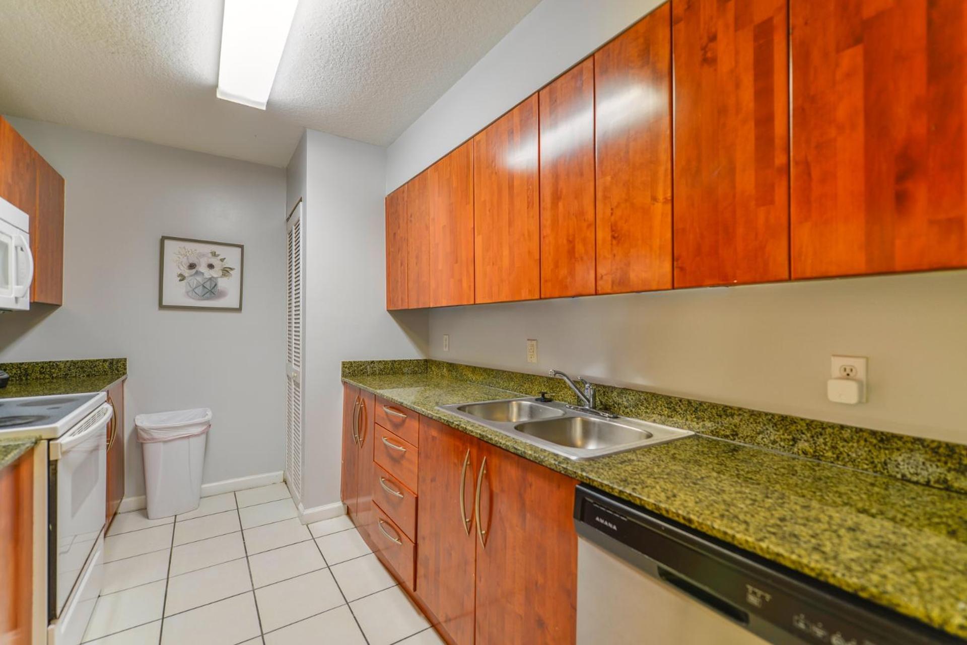 Free Parking! With A Perfect Location In Brickell Apartment *