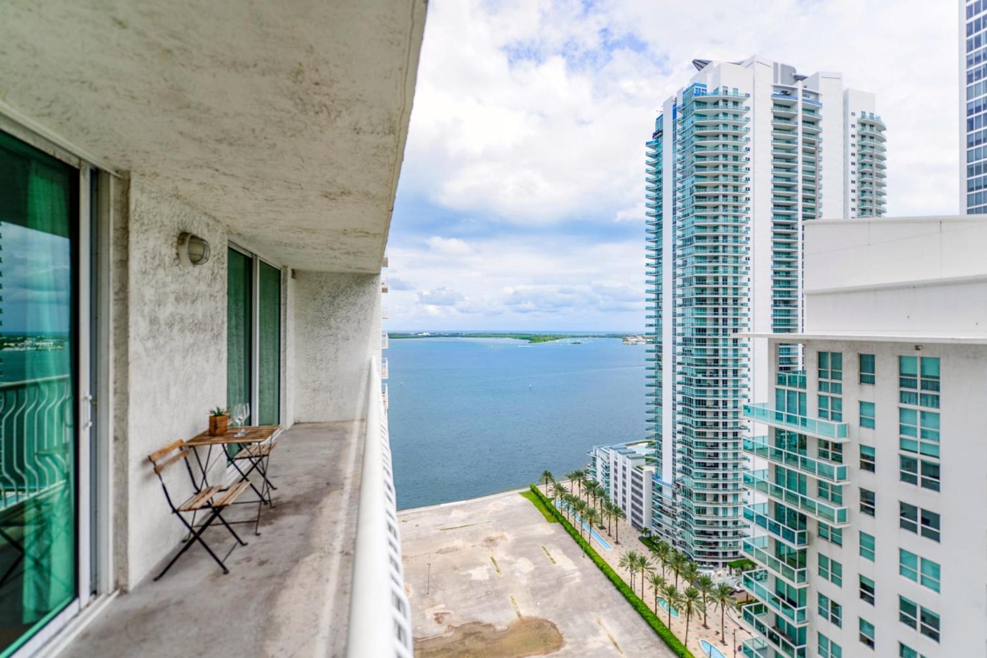 Free Parking! With A Perfect Location In Brickell