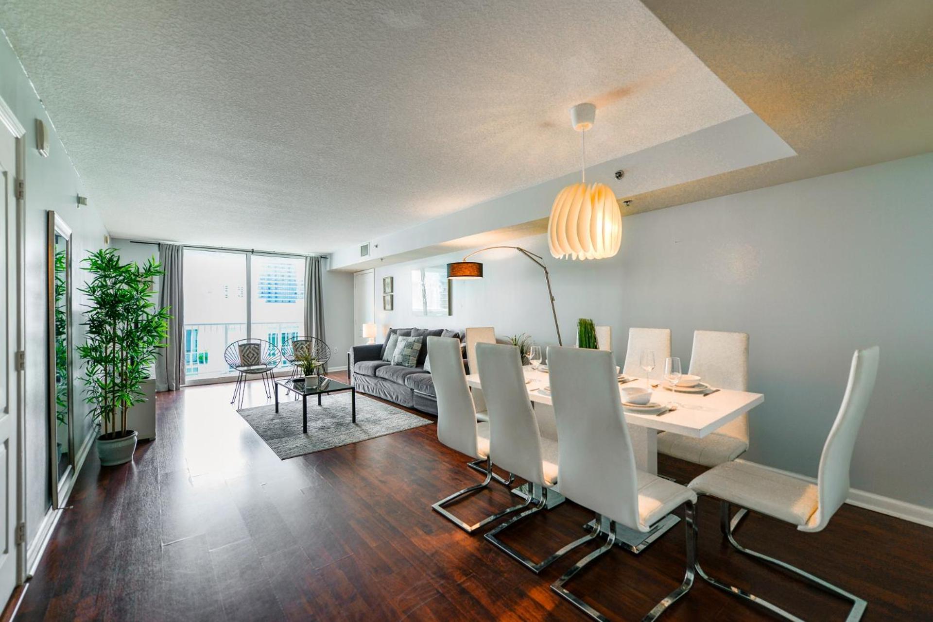 Free Parking! With A Perfect Location In Brickell Miami