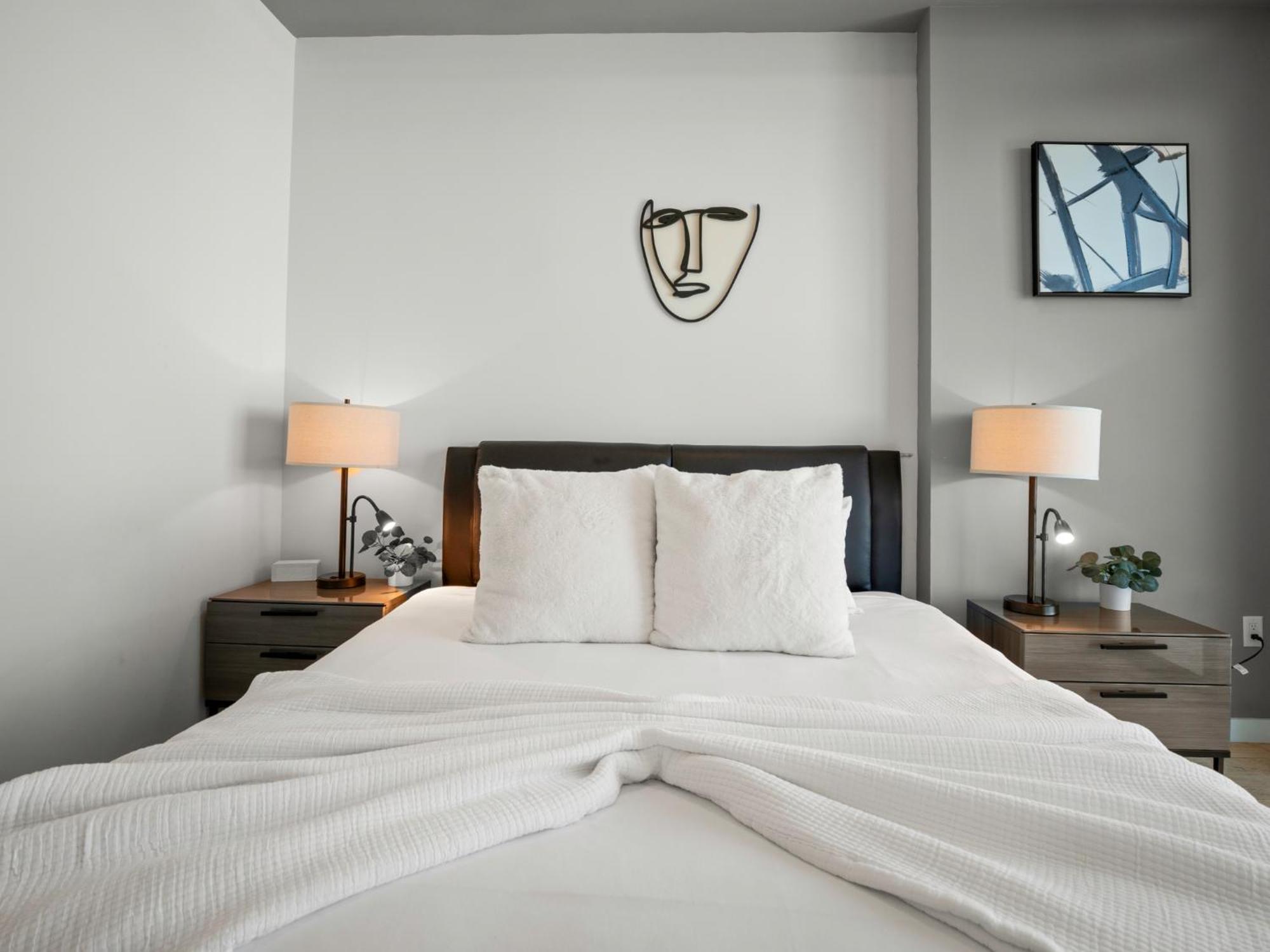 Luxury & Modern In Design District With Pool Miami