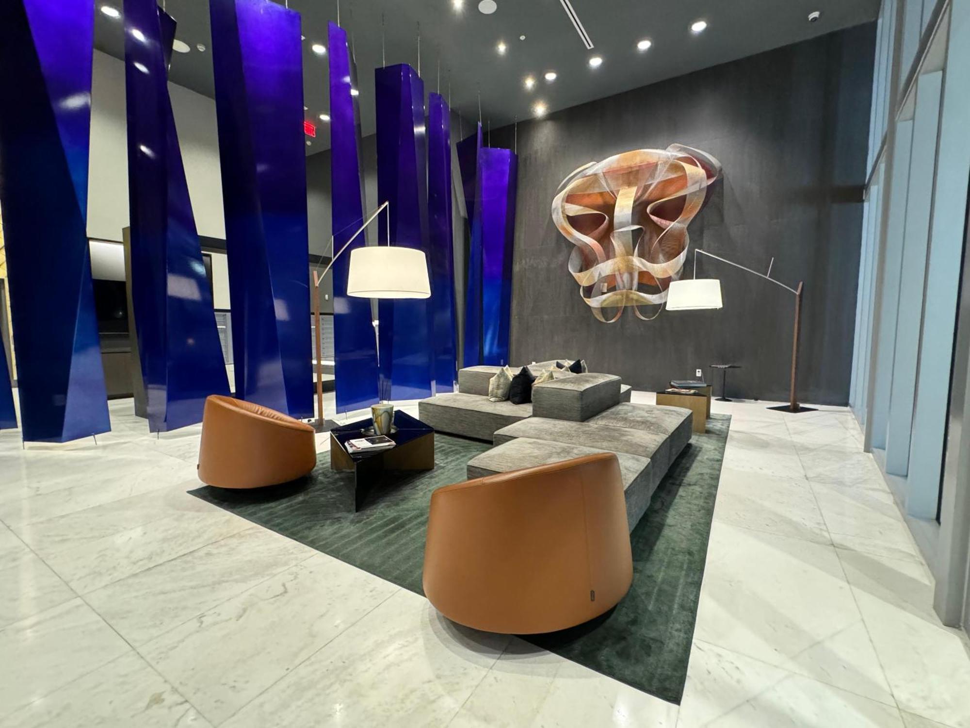 Luxury & Modern In Design District With Pool
