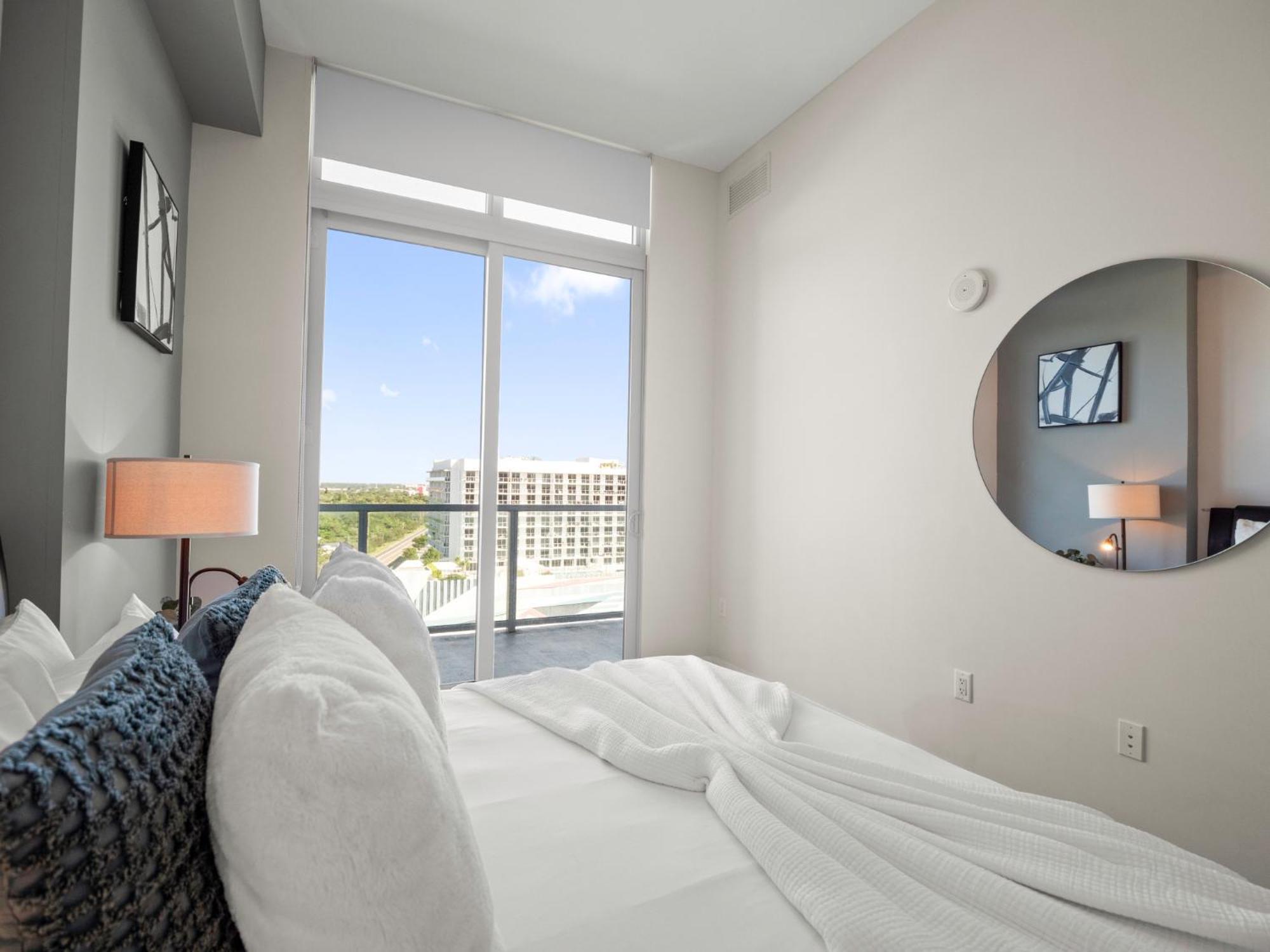 Apartment Luxury & Modern In Design District With Pool