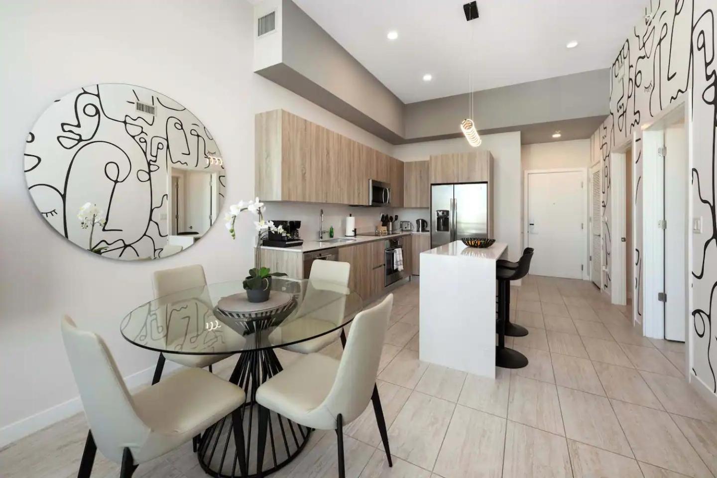 Luxury & Modern In Design District With Pool Apartment *