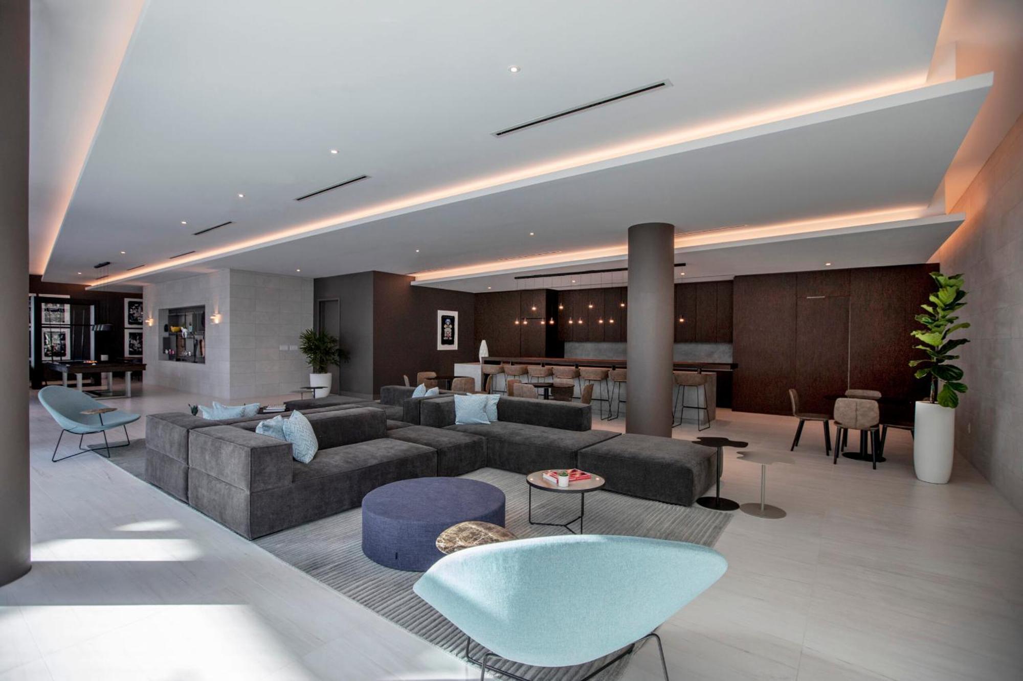 Luxury & Modern In Design District With Pool Miami