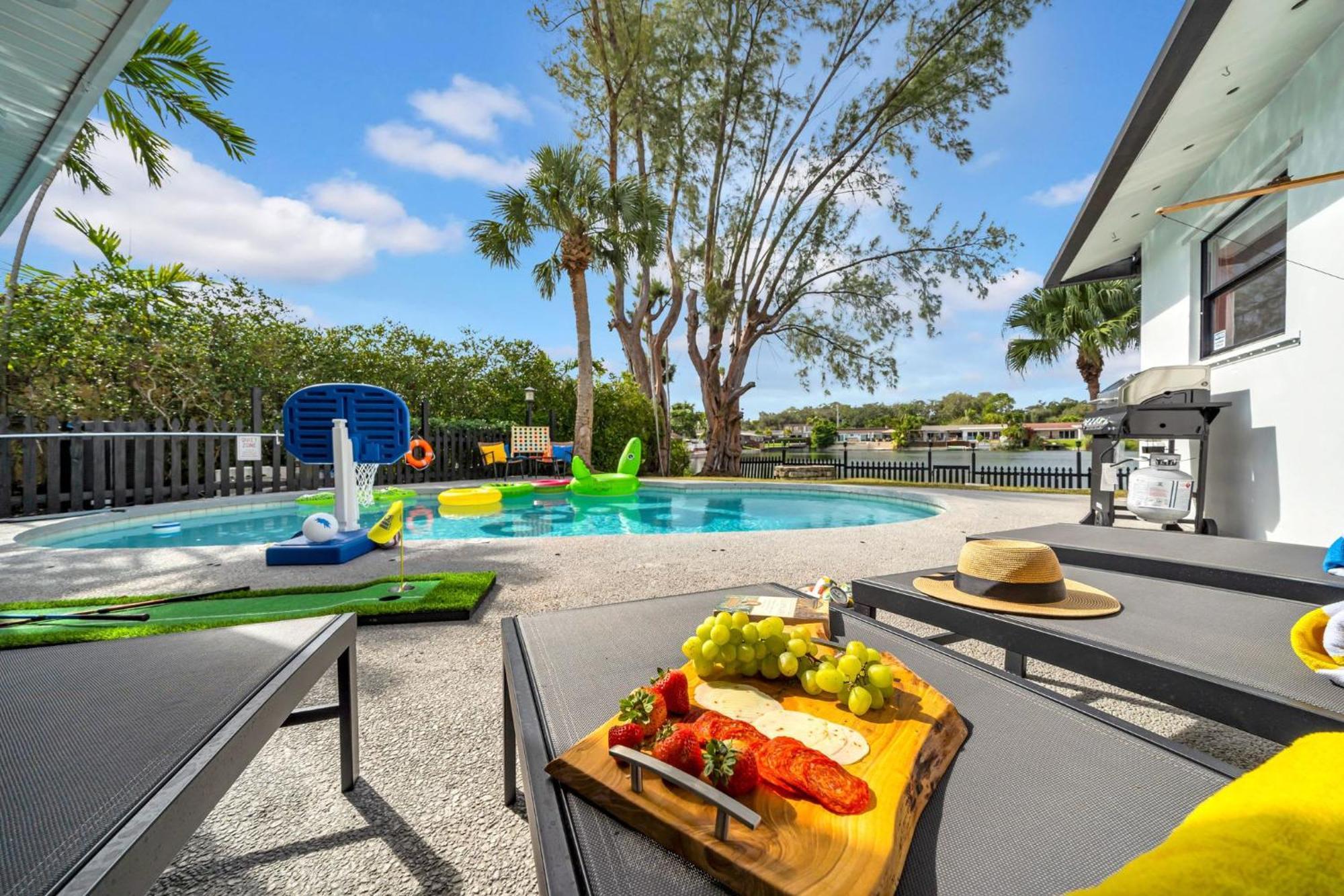Lakefront Retreat Perfect For Family Fun *