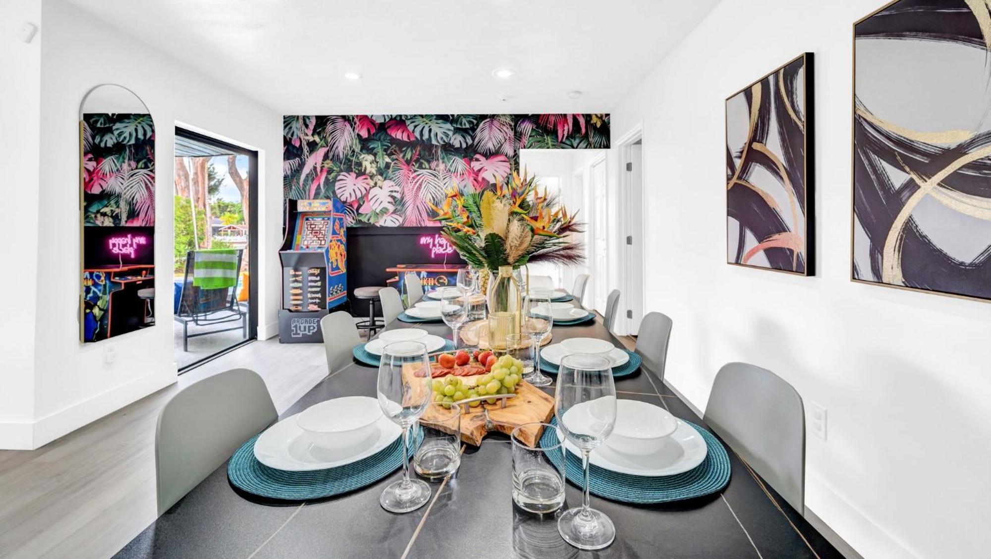Holiday home Lakefront Retreat Perfect For Family Fun Miami