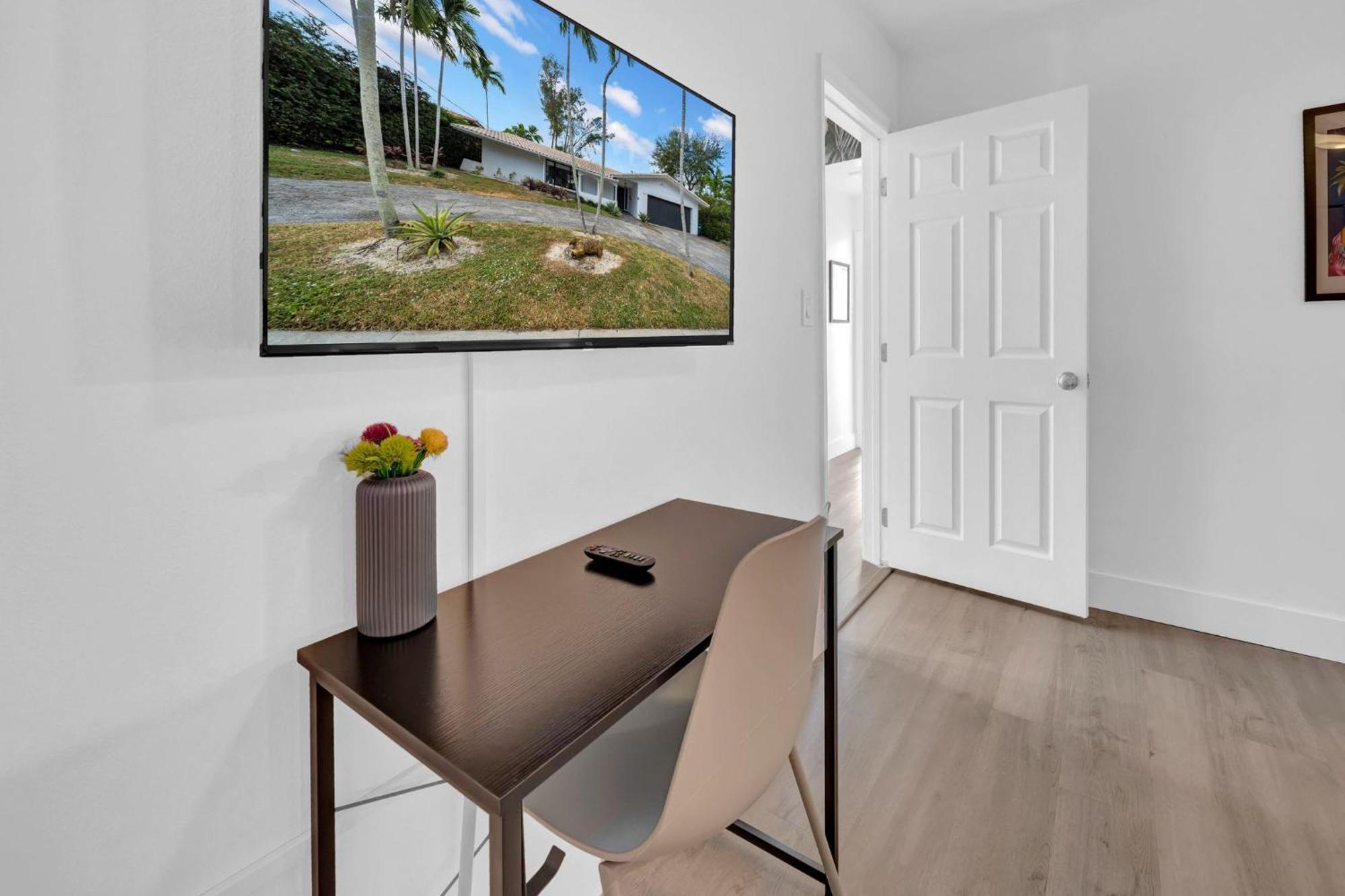 Holiday home Lakefront Retreat Perfect For Family Fun