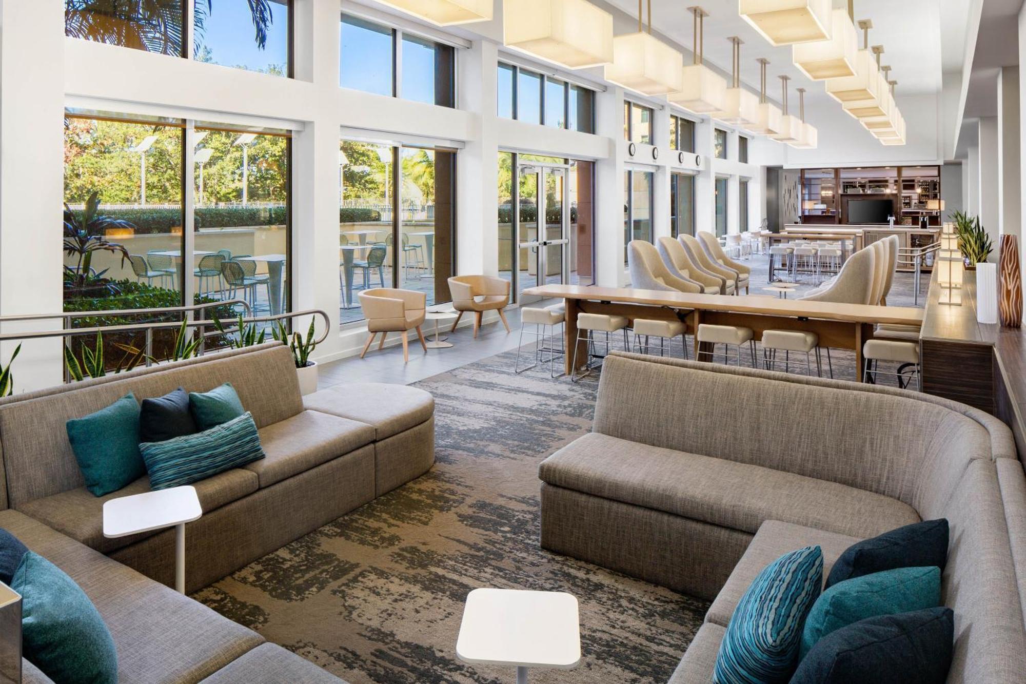 Element Miami International Airport 3*