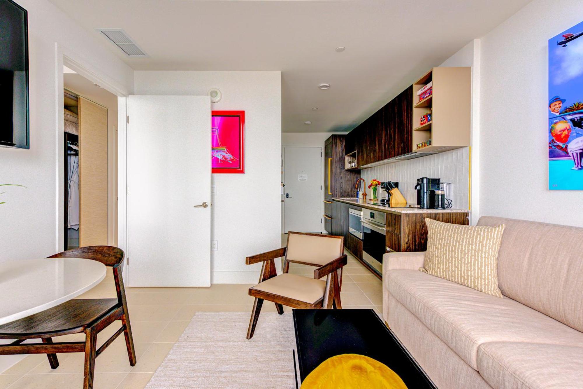 Magic Penthouse Balcony Ocean View, Pool Resort, Spa, Heart Of Apartment Miami