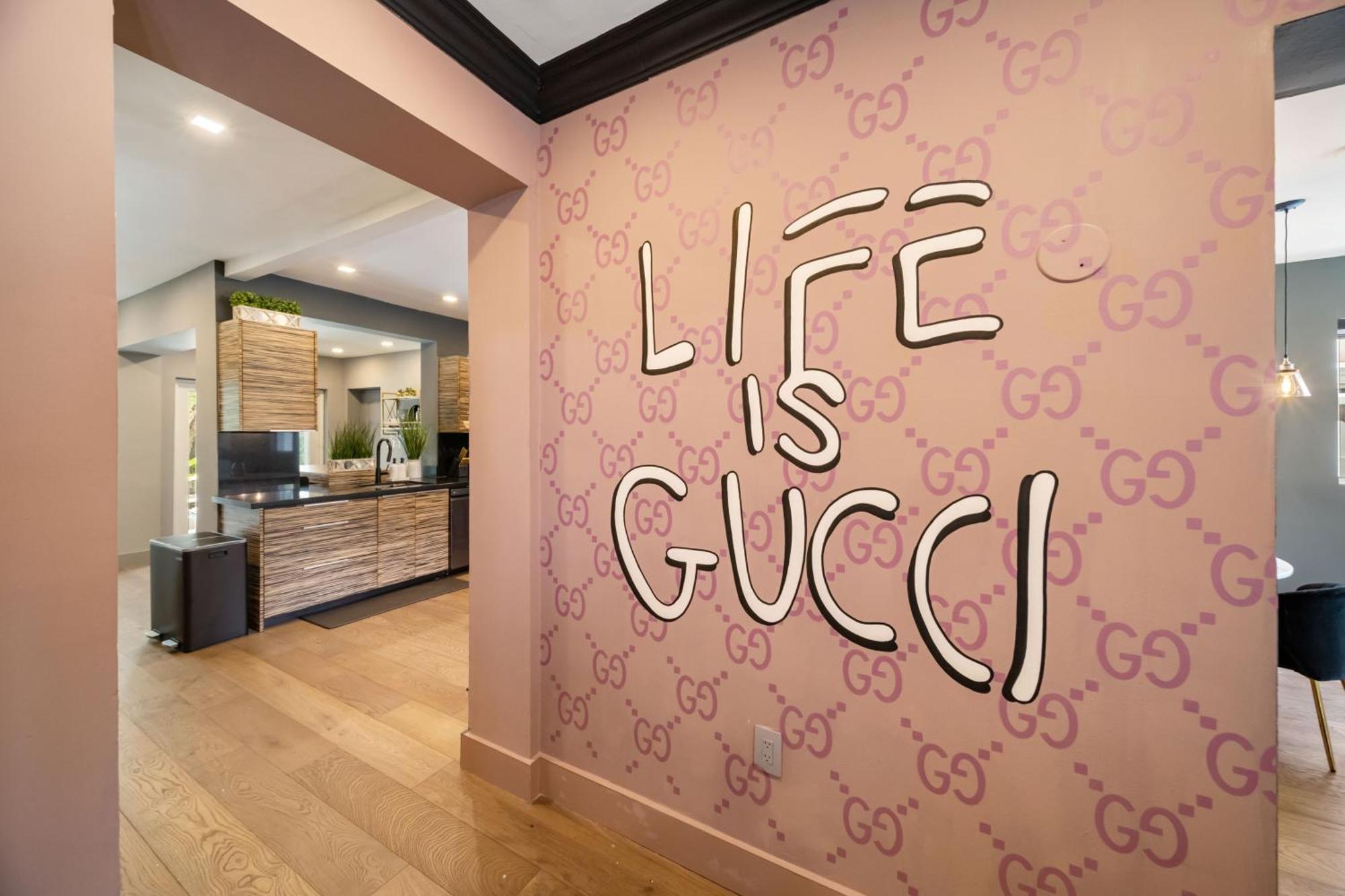 Gucci With Pool & Great Location
