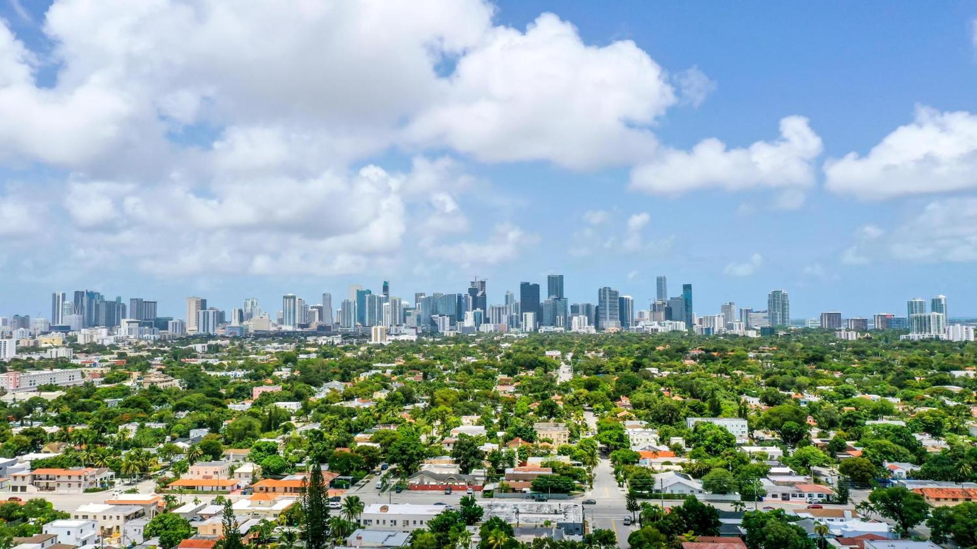 Villa Gucci With Pool & Great Location Miami