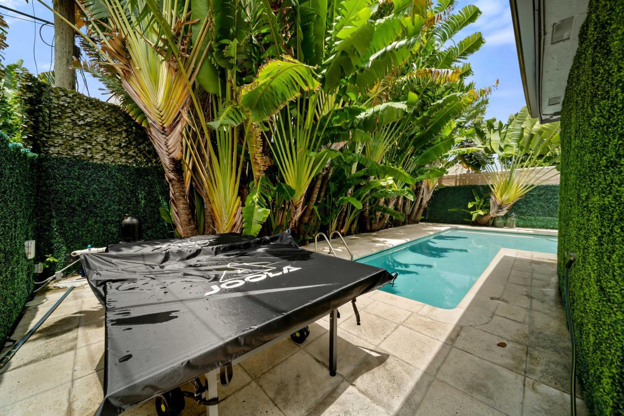 Gucci With Pool & Great Location Miami