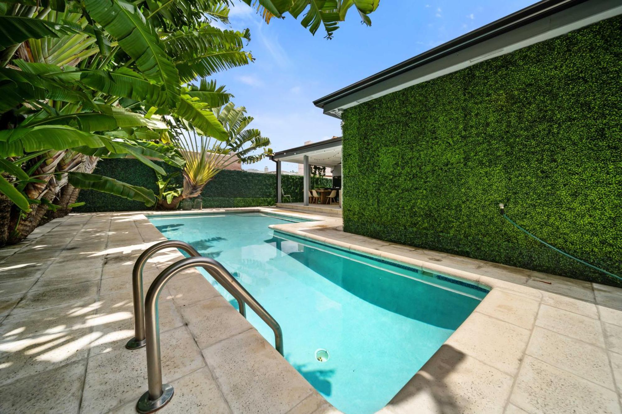 Gucci With Pool & Great Location