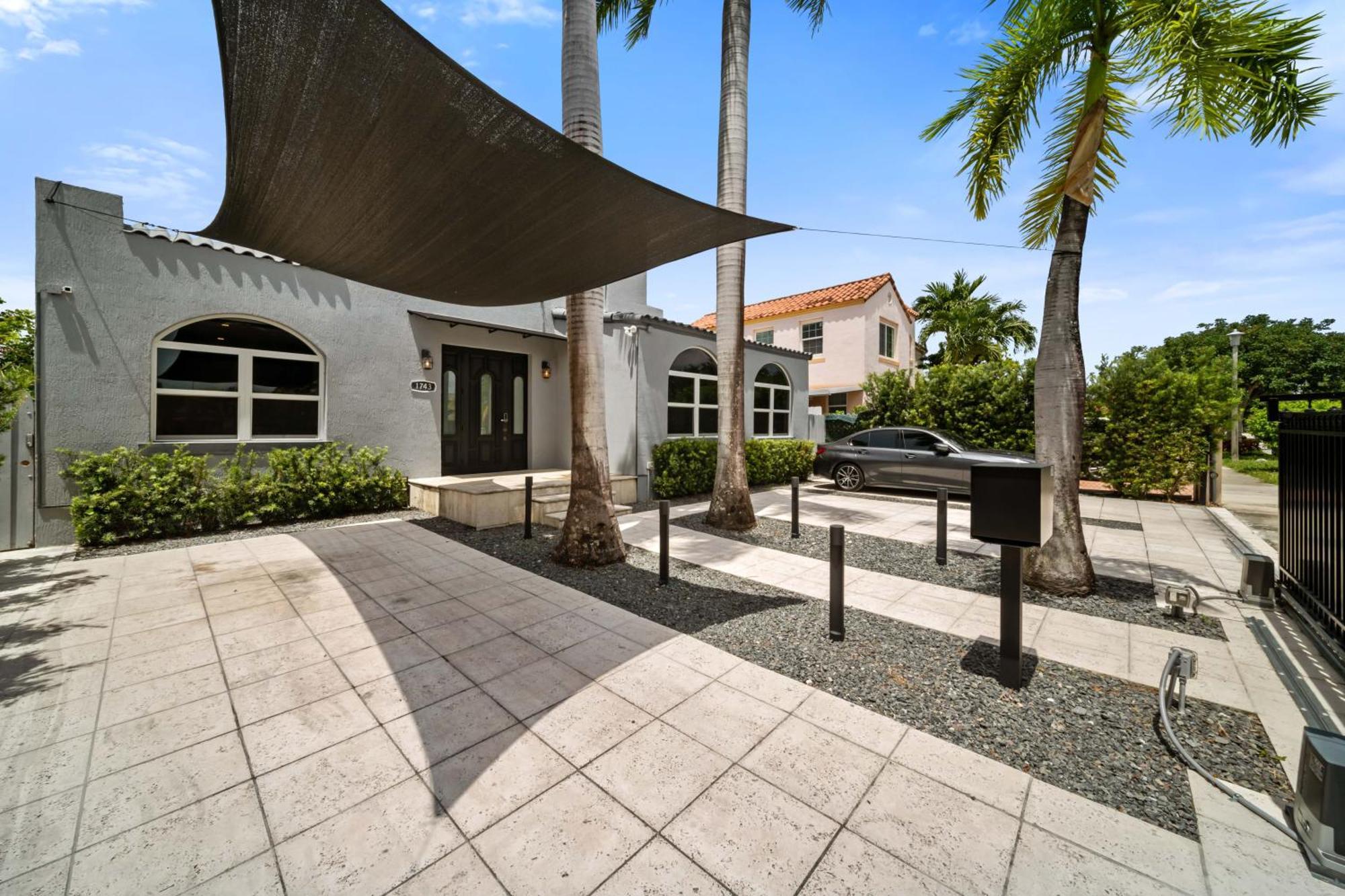 Villa Gucci With Pool & Great Location