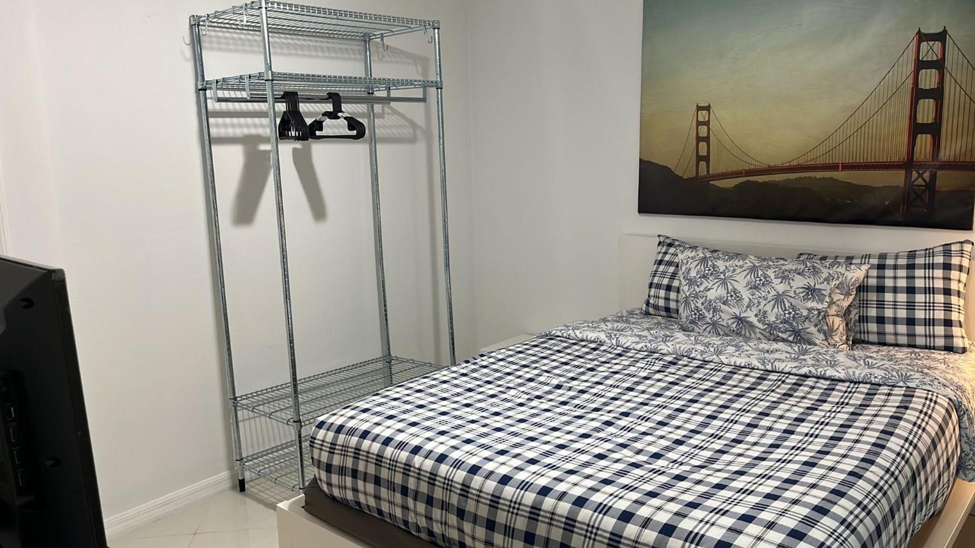 Beautiful, Fully Furnished 4bed 2bath House - 5 Minute Walk To Miracle Mile Downtown Coral Gables