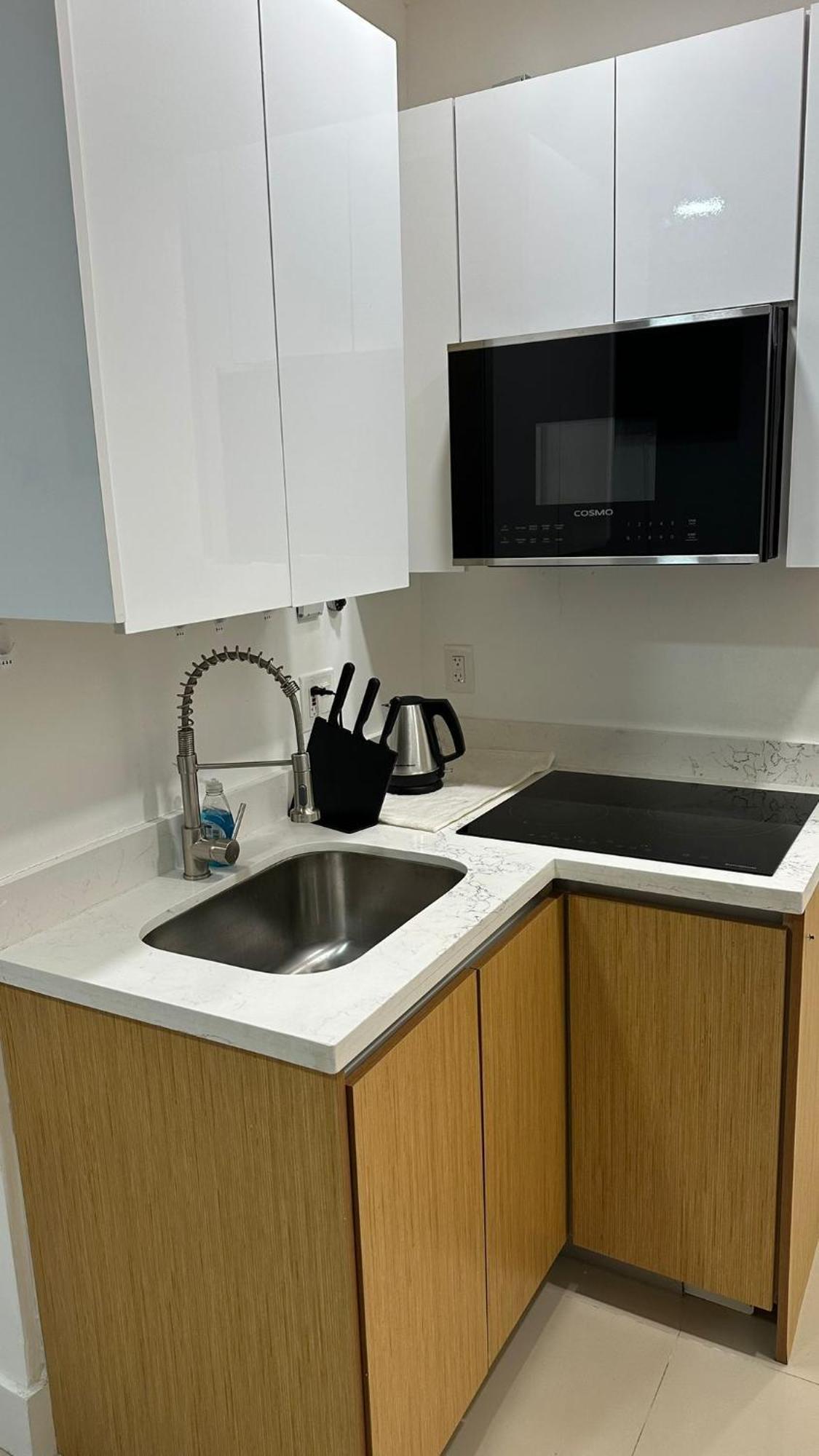 203 Shared For Men Comfortable, Affordable Hostel Miami