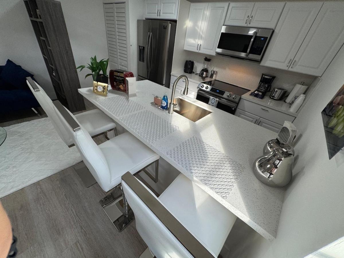 Modern Oasis - Bbq Access Apartment