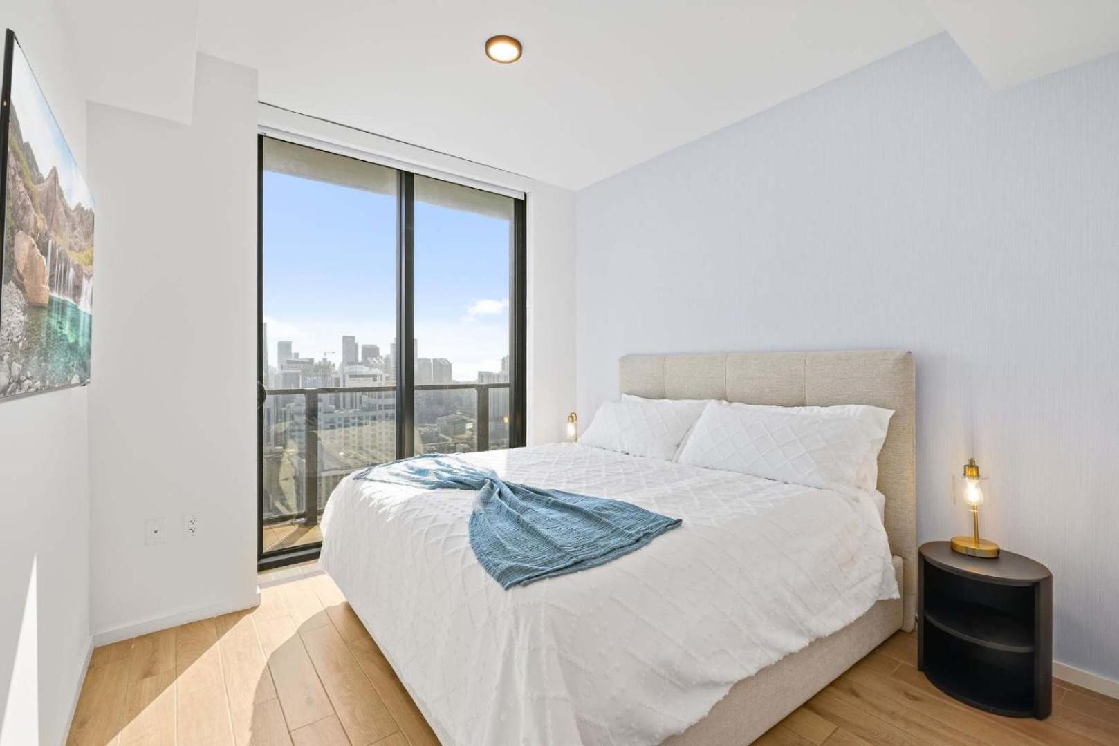 Resort-style Living 1br In Downtown