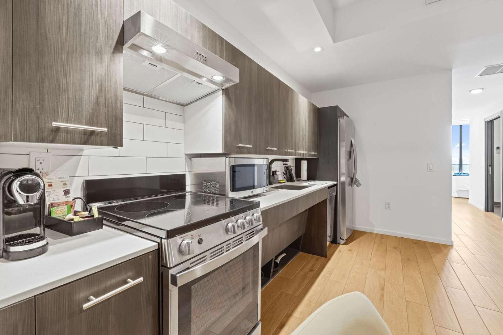 Apartment Resort-style Living 1br In Downtown *