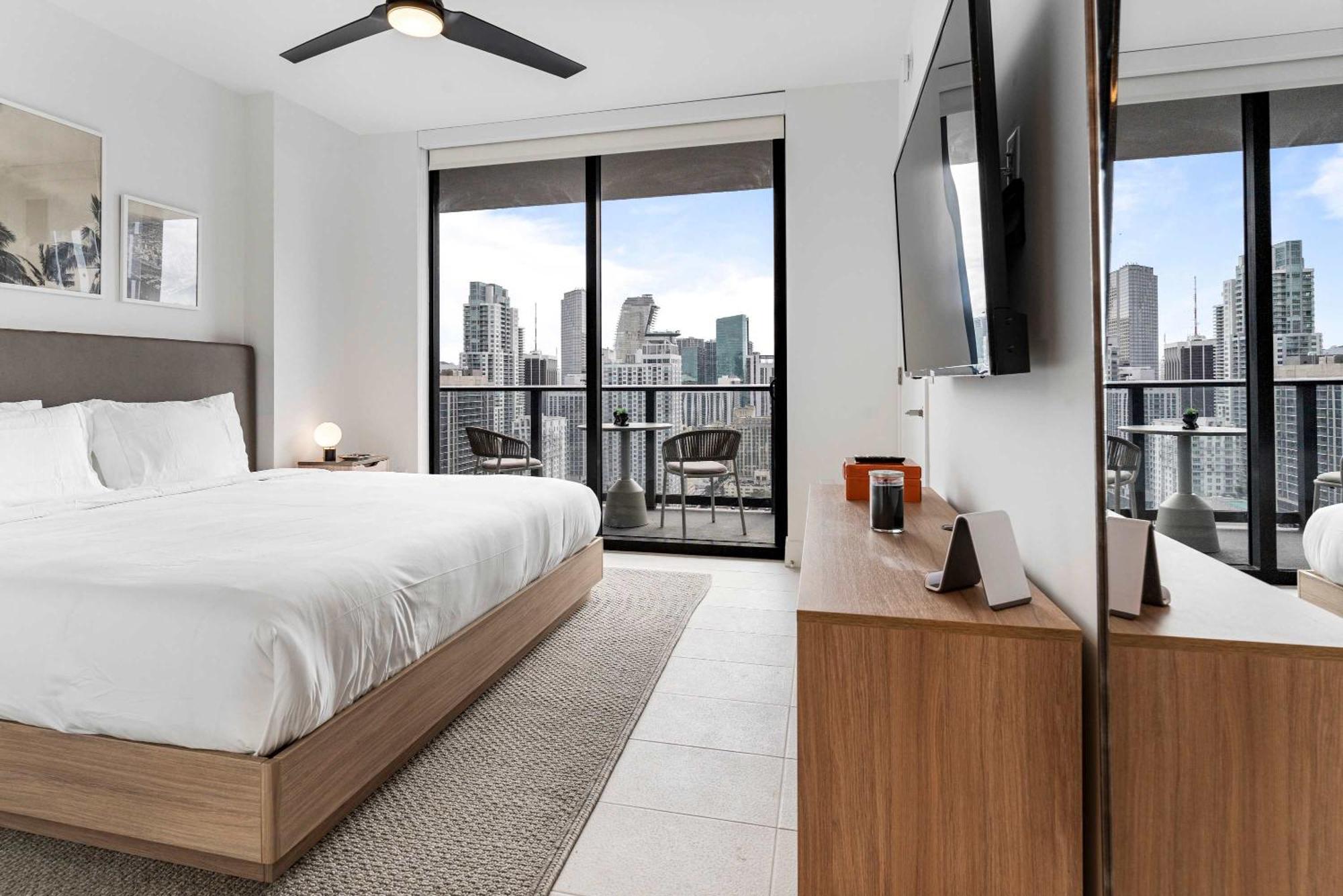 Rumrunner - Style Amenities In The Heart Of Holiday home