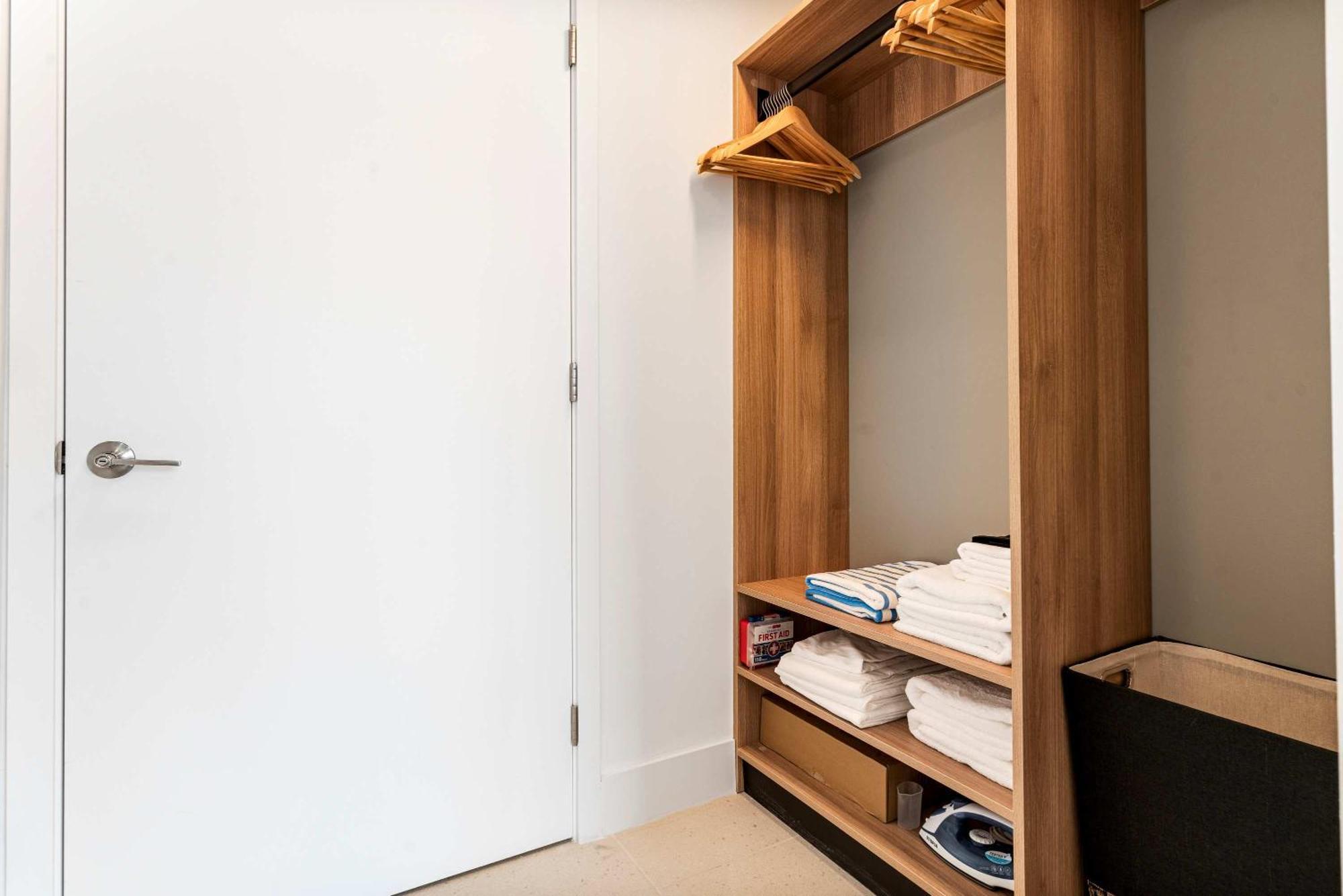 Rumrunner - Style Amenities In The Heart Of Holiday home *