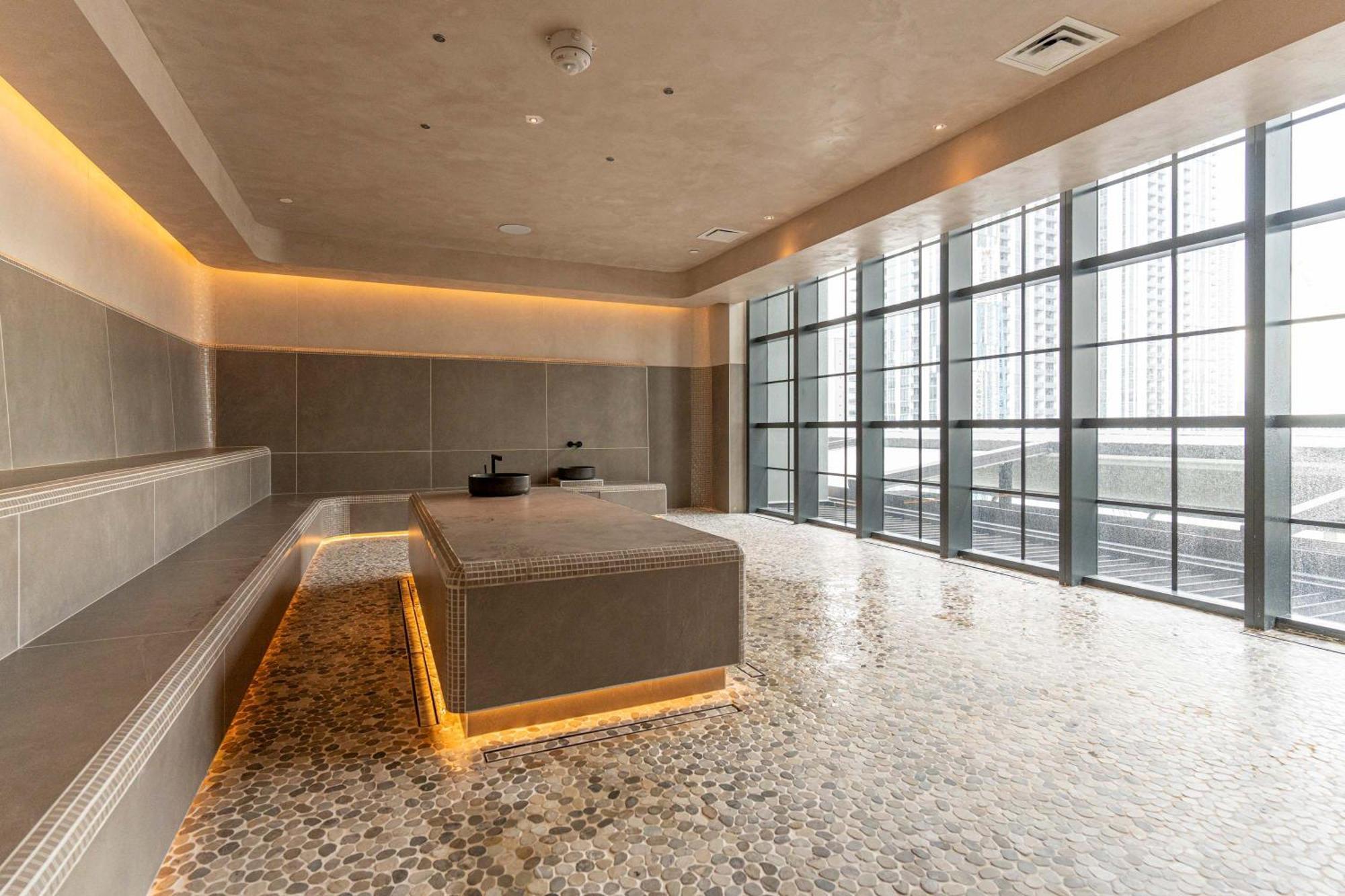 Holiday home Rumrunner - Style Amenities In The Heart Of *