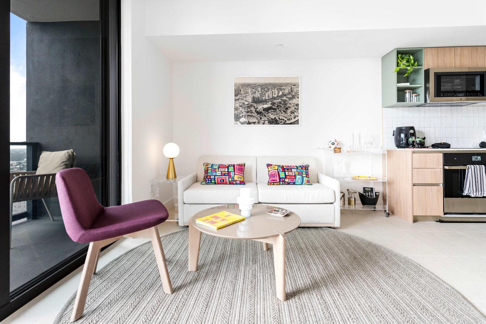 Rumrunner - Style Amenities In The Heart Of Holiday home