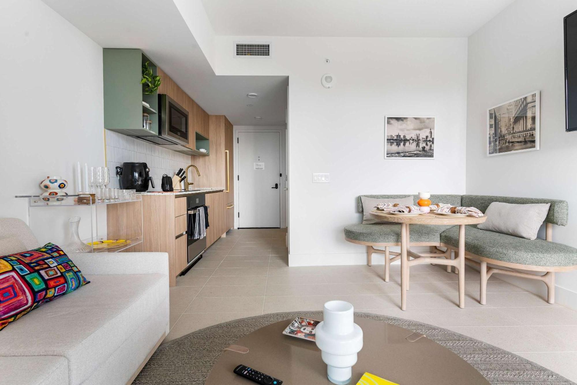 Holiday home Rumrunner - Style Amenities In The Heart Of