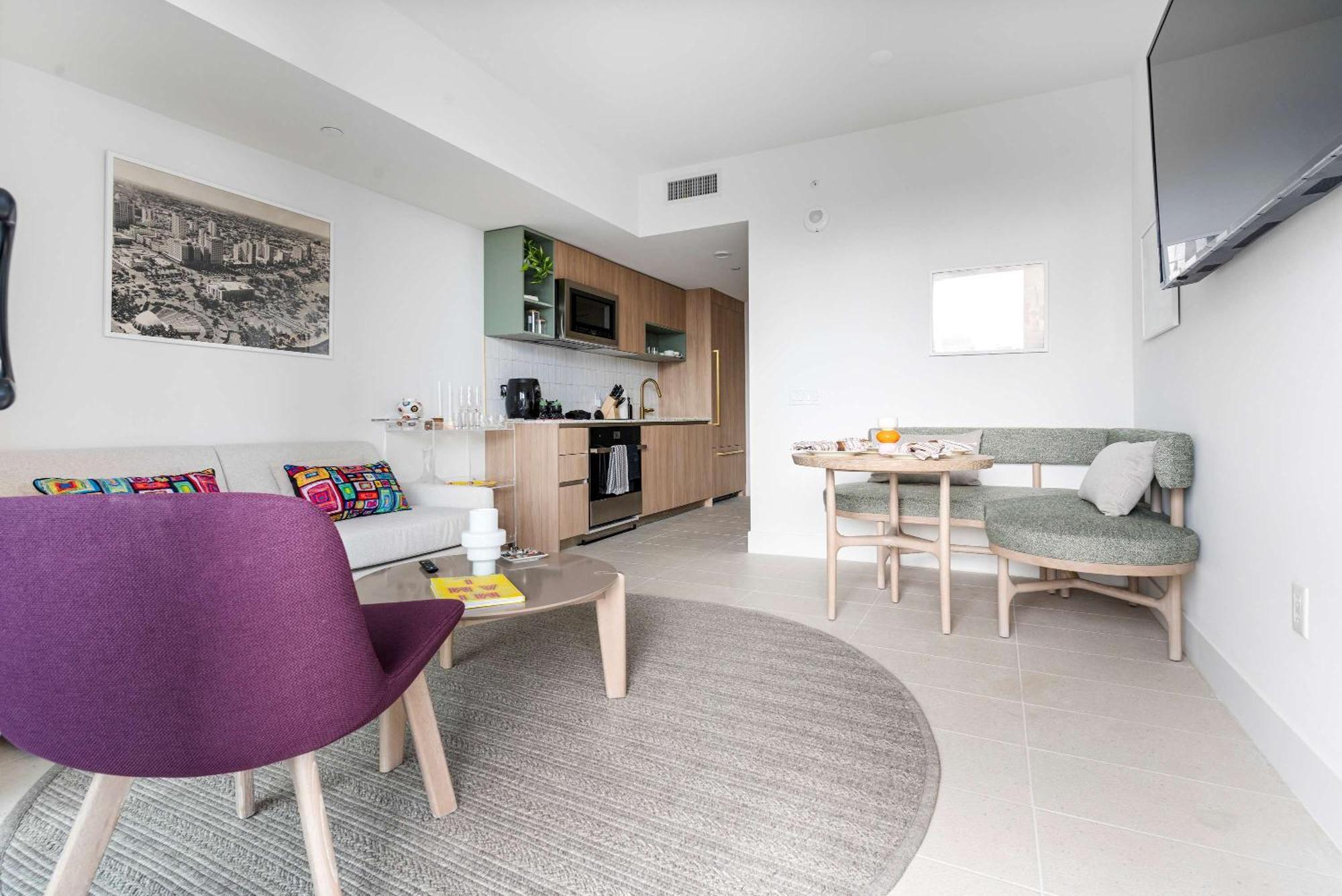 Rumrunner - Style Amenities In The Heart Of Holiday home Miami