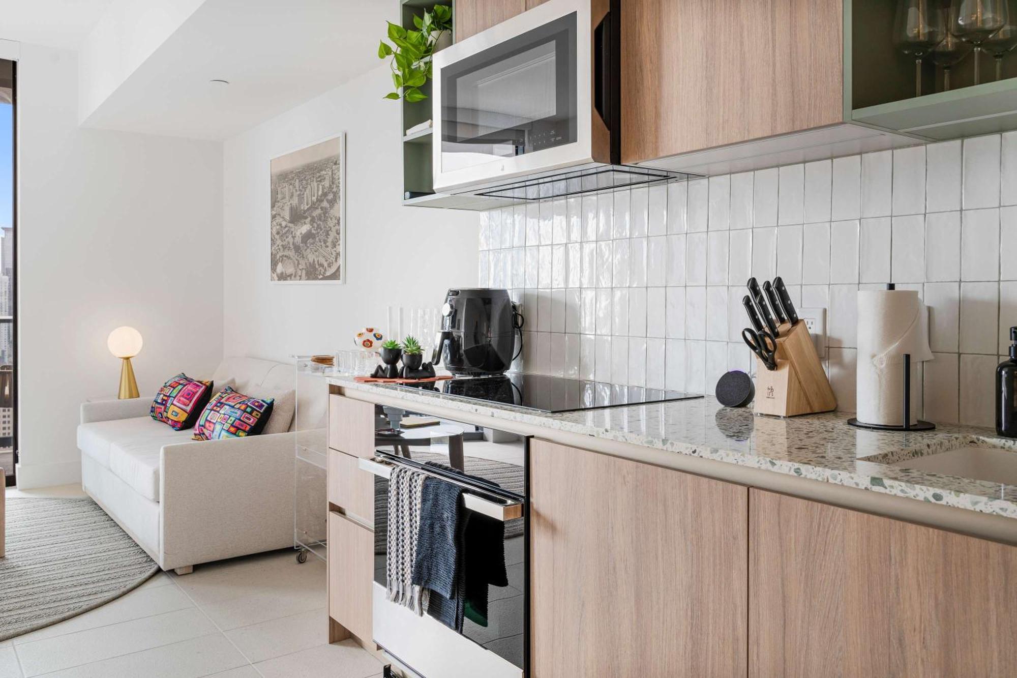Rumrunner - Style Amenities In The Heart Of Holiday home