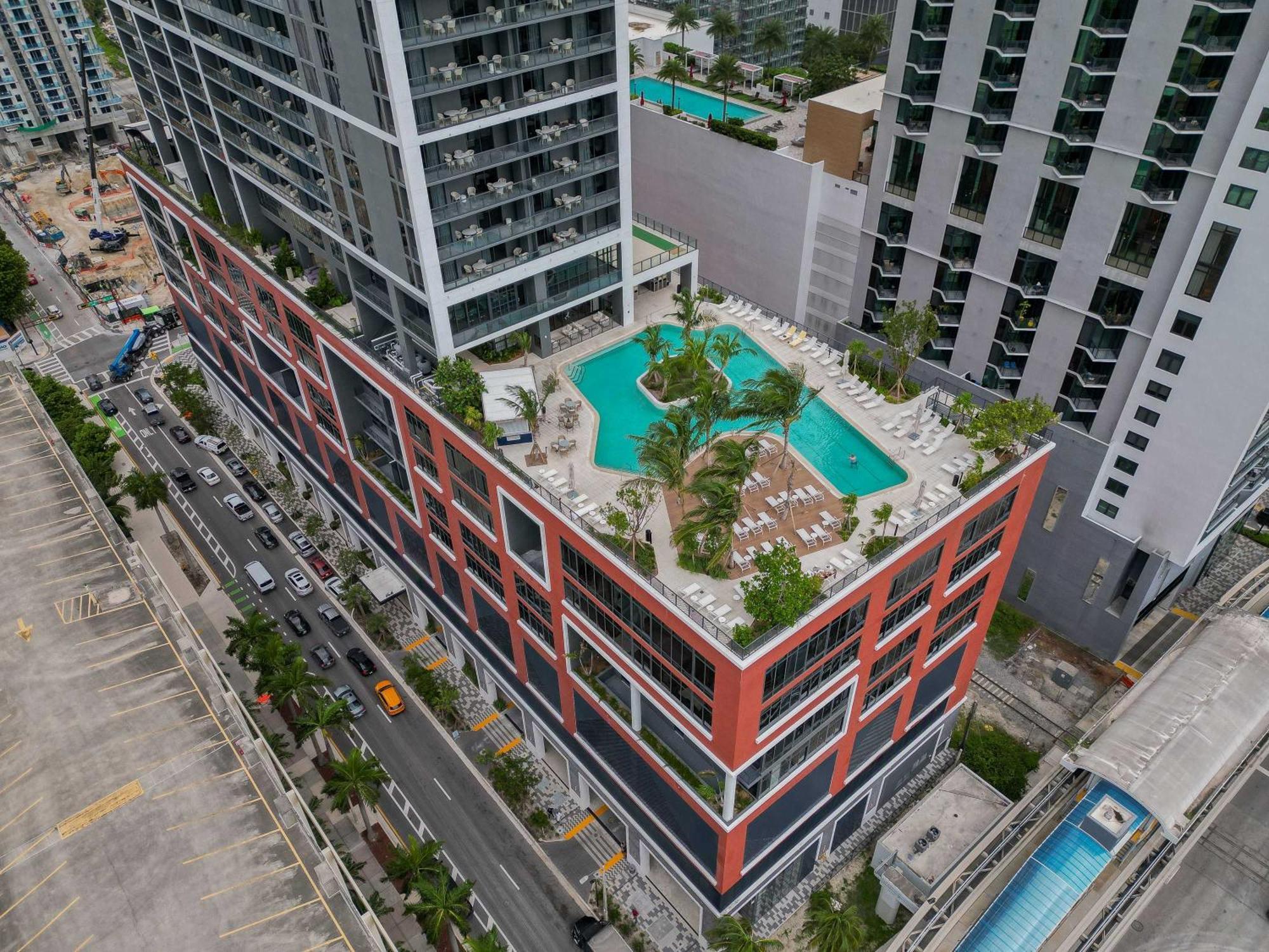 Rumrunner - Style Amenities In The Heart Of Holiday home