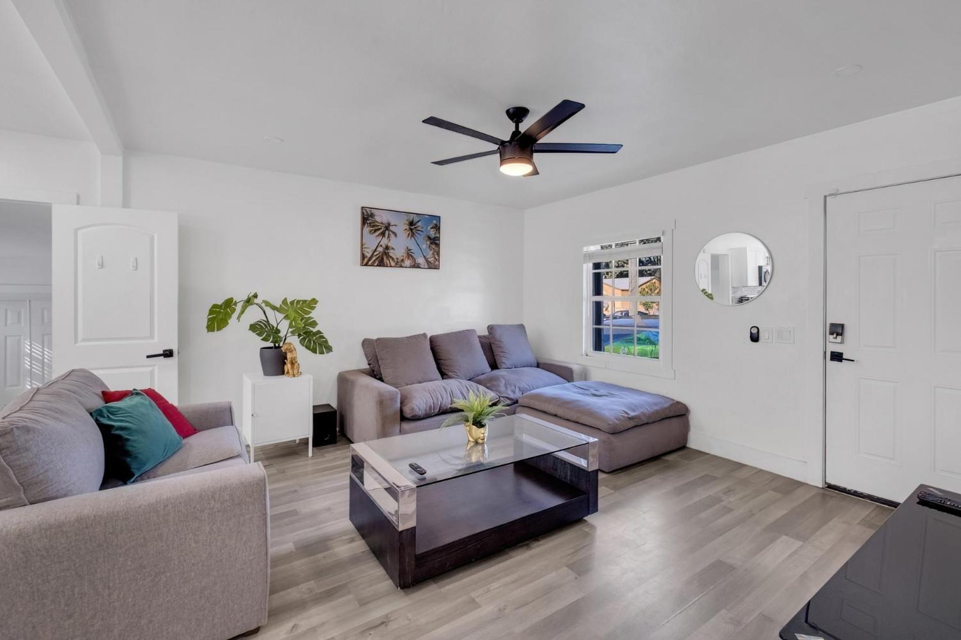 Holiday home Happy House Miami! Same Name Everywhere - 3 Bedroom House - 1 King - 3 Queens *