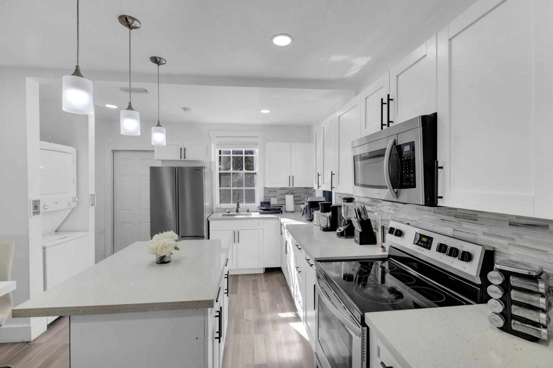 Holiday home Happy House Miami! Same Name Everywhere - 3 Bedroom House - 1 King - 3 Queens