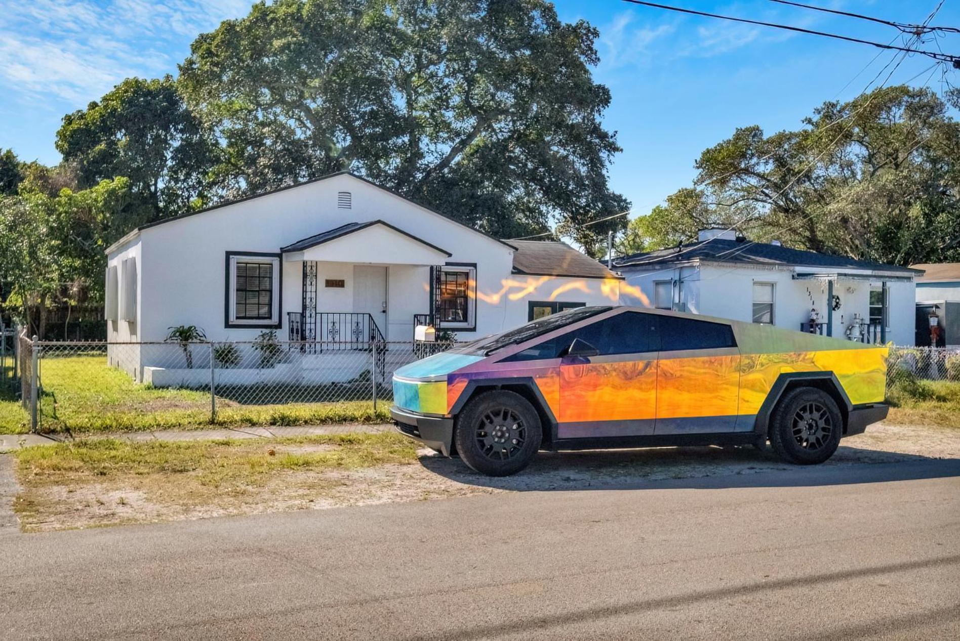 Happy House Miami! Same Name Everywhere - 3 Bedroom House - 1 King - 3 Queens Holiday home Miami