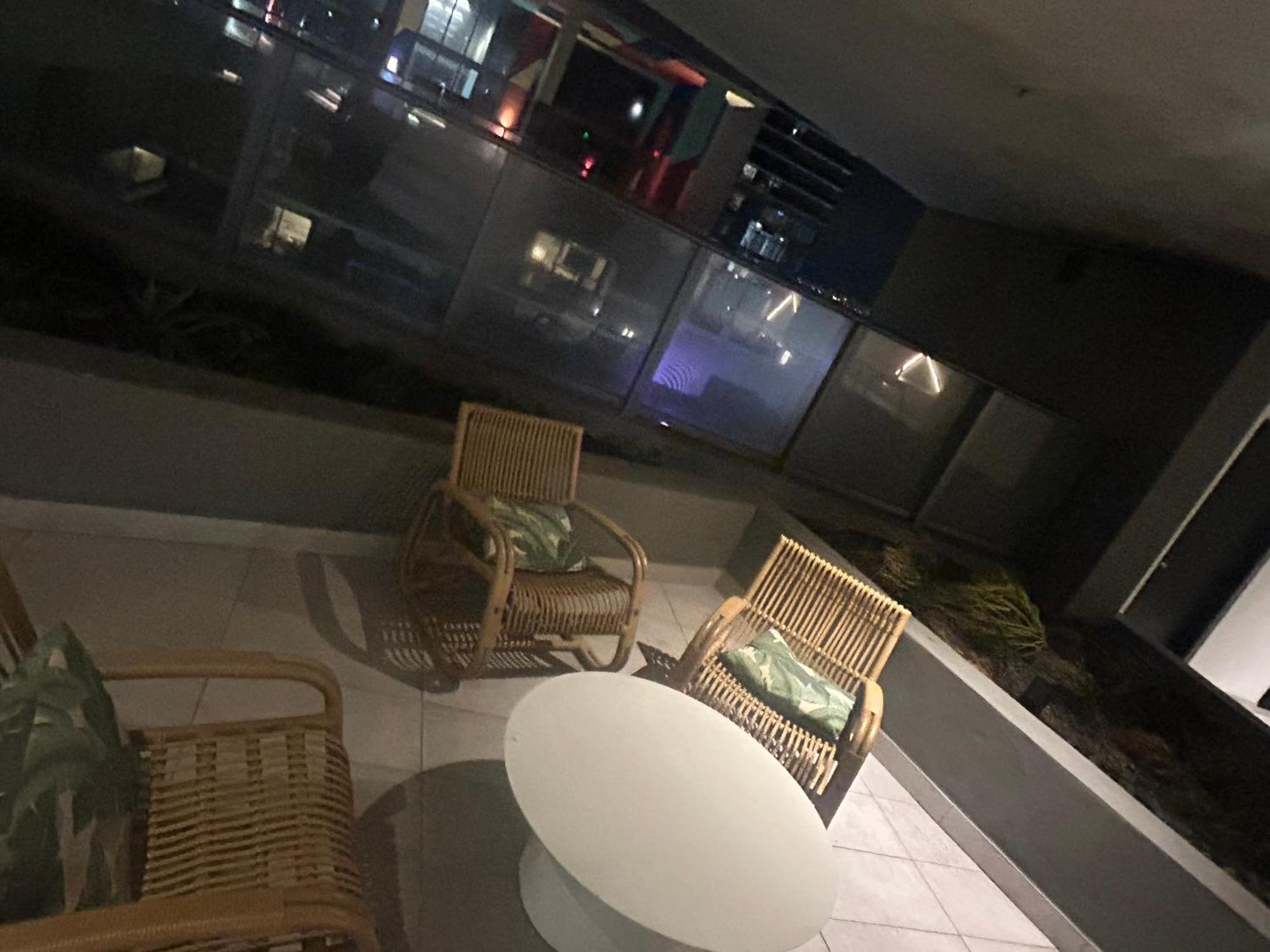 Apartment Luxury High Rise