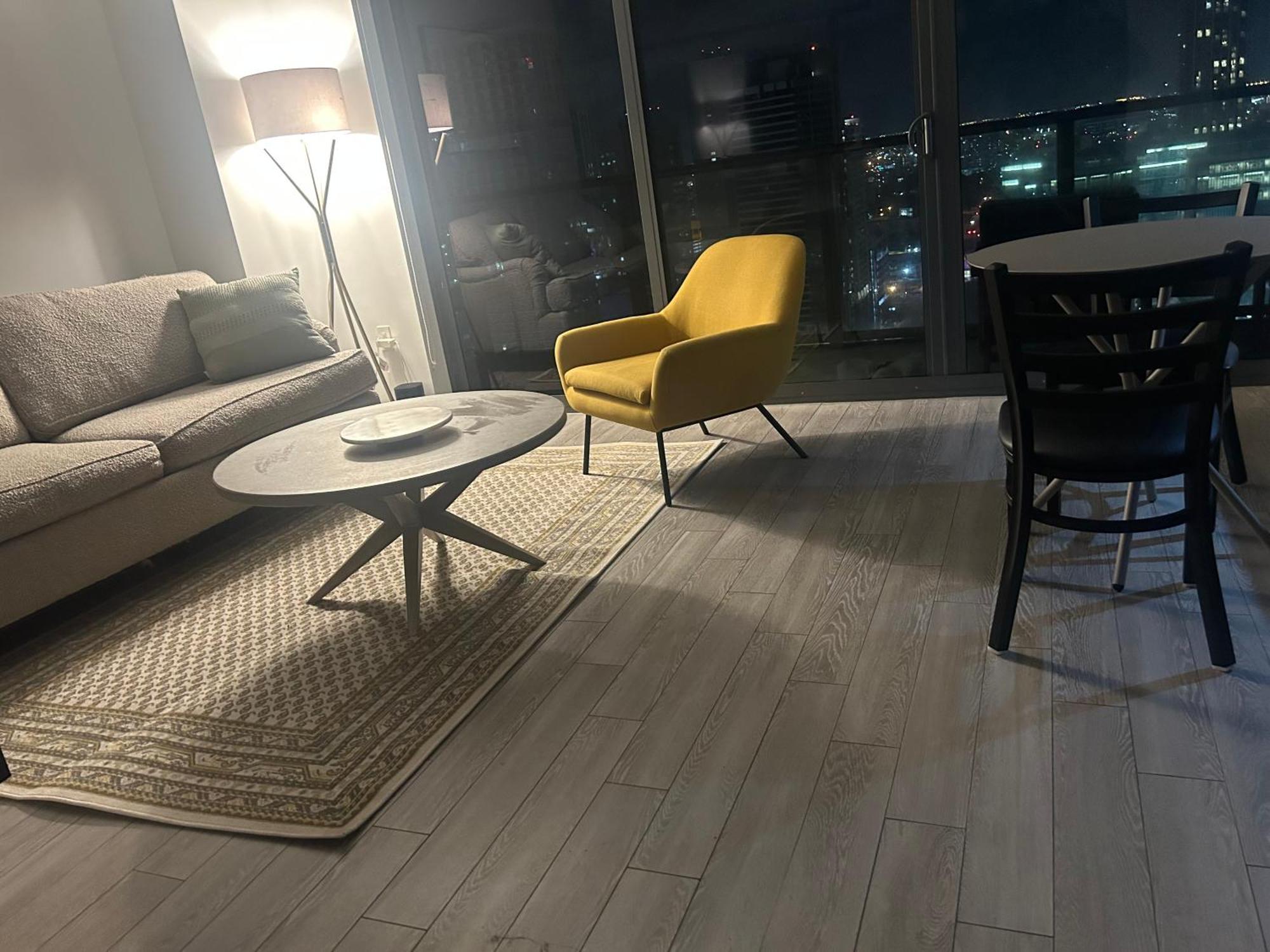 Apartment Luxury High Rise