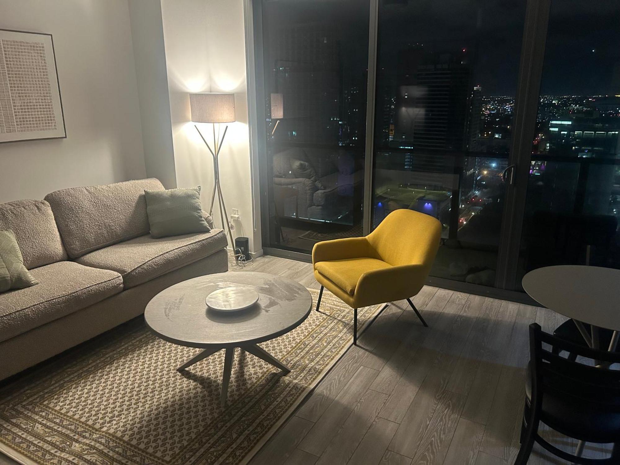 Apartment Luxury High Rise