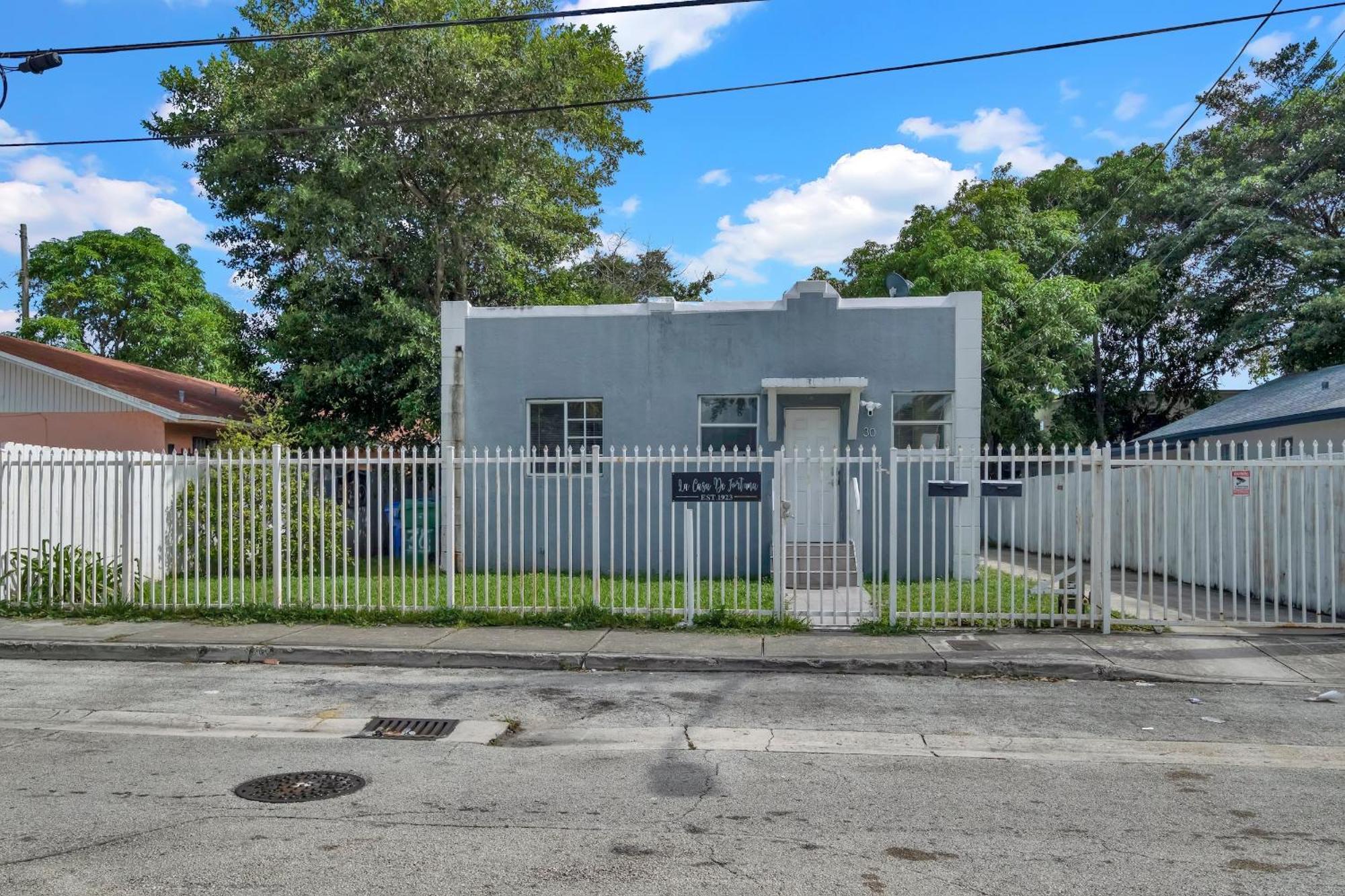 Dos Casitas Design District #1 - 3 Bedroom House Miami