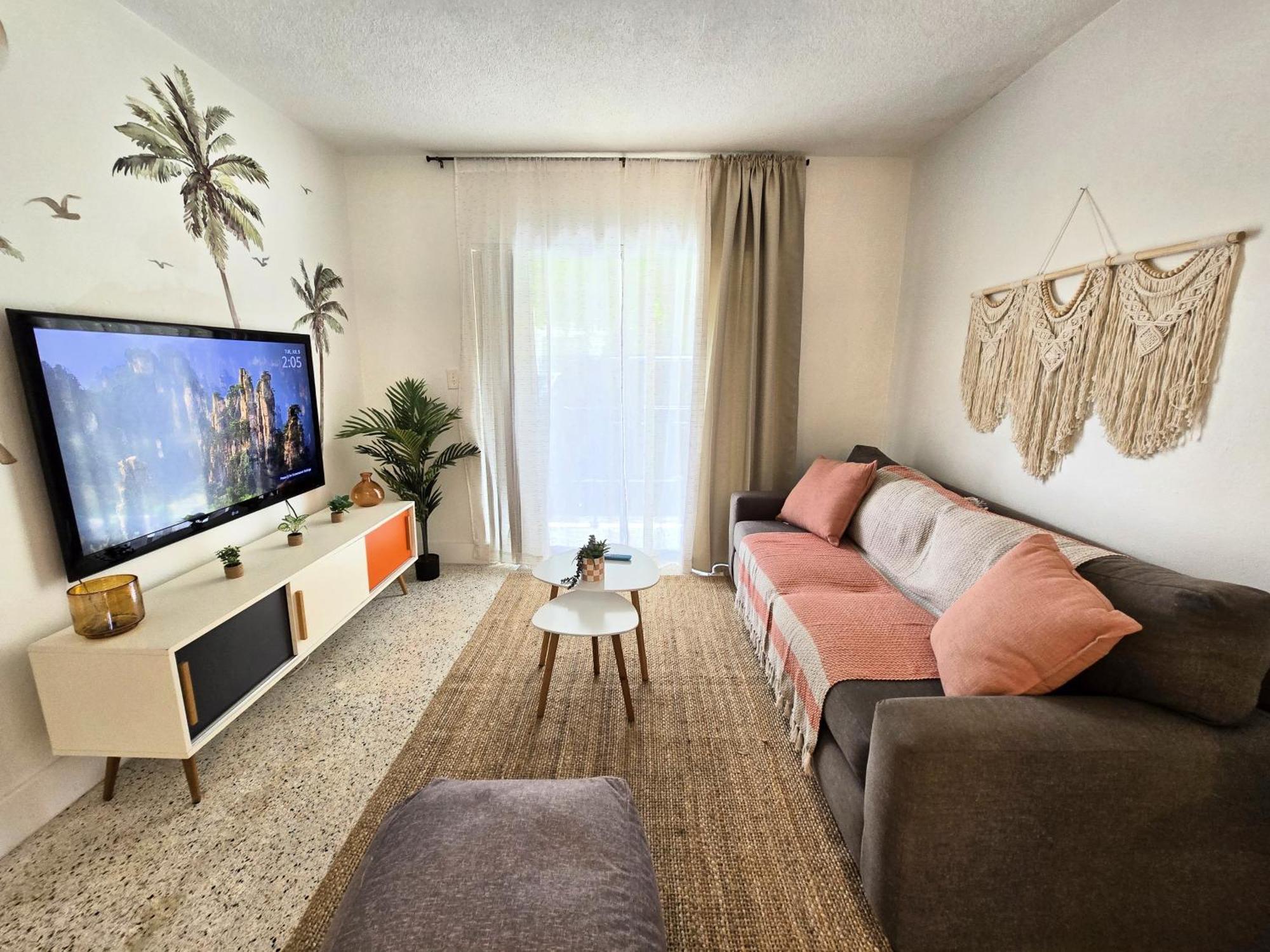 Cozy Near Brickell Apartment