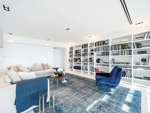 Apartment Stunning Upper Penthouse With Private Rooftop Pool