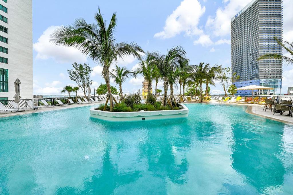 Chic One Bedroom In The Heart Of Vibrant Downtown- Daily Fee And Parking Not Included Apartment *