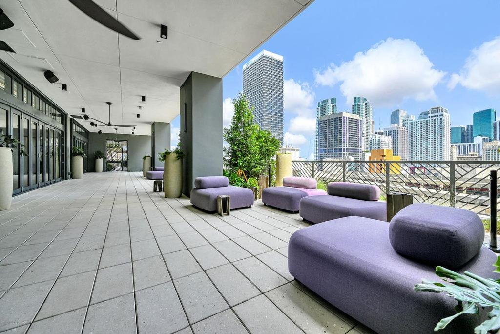Chic One Bedroom In The Heart Of Vibrant Downtown- Daily Fee And Parking Not Included Apartment
