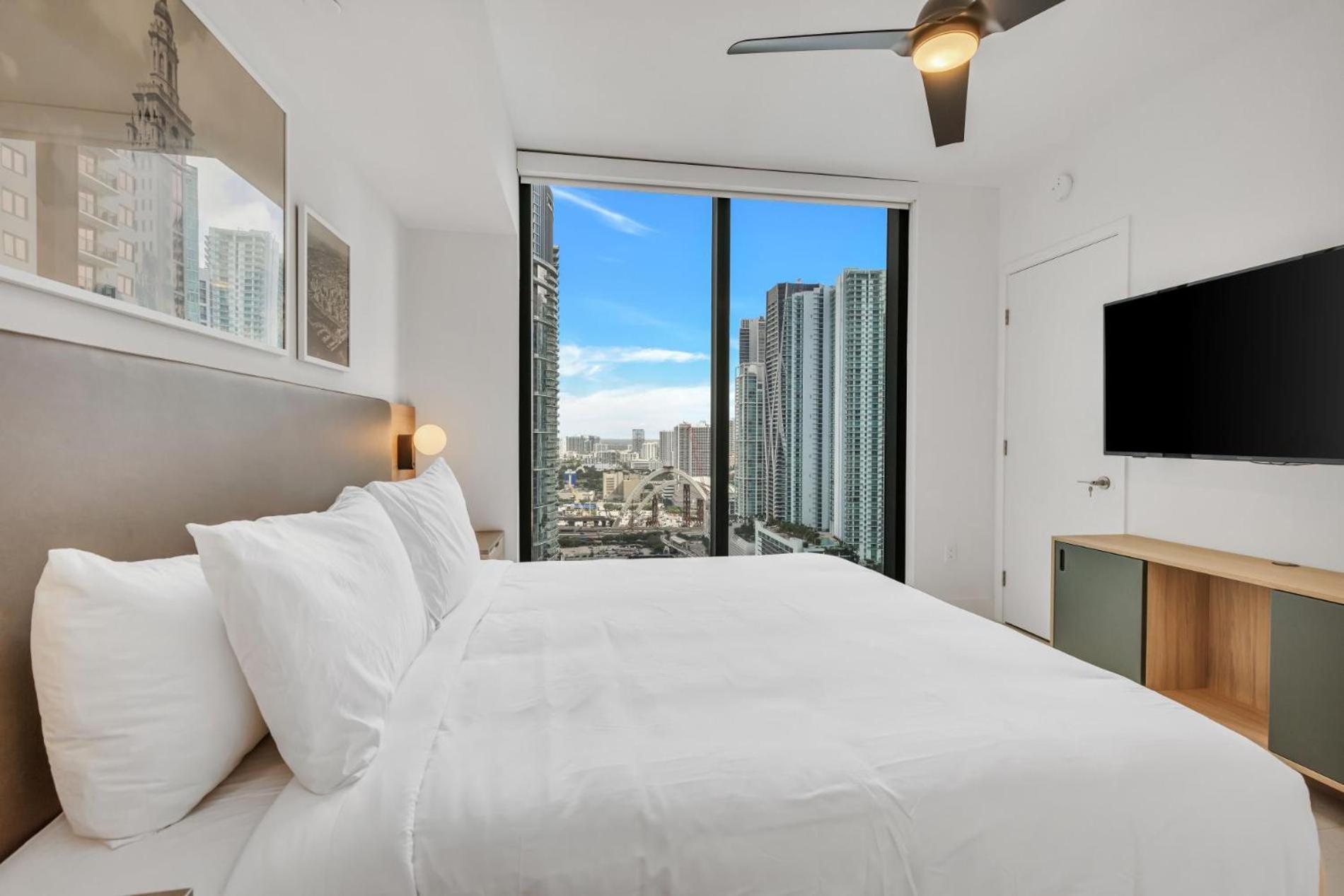 Modern 1br With Breathtaking Views Heart Of Downtown Apartment *