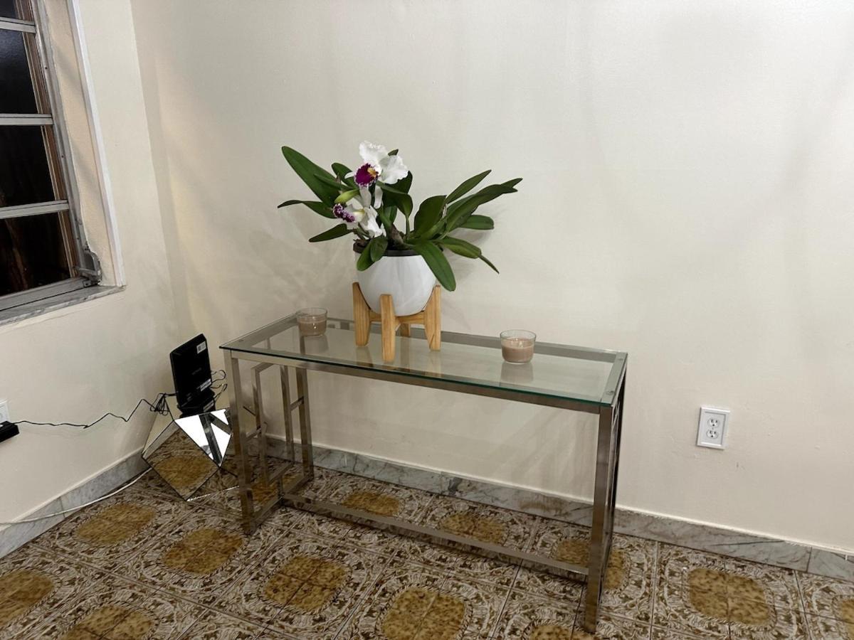 Bed1 Purple Paradise Shared Bedroom & Bathroom * Miami