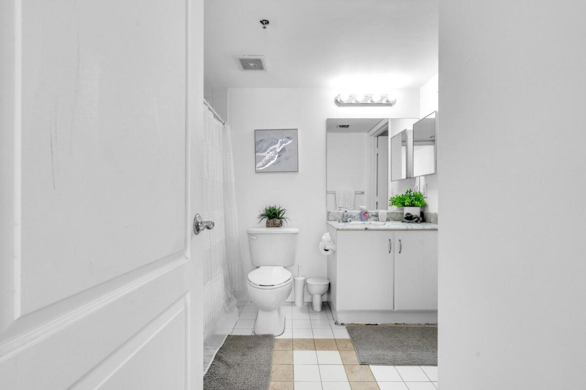 Skyline Water View 2br Free Parking Apartment