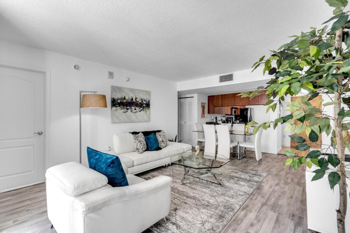 Skyline Water View 2br Free Parking Miami