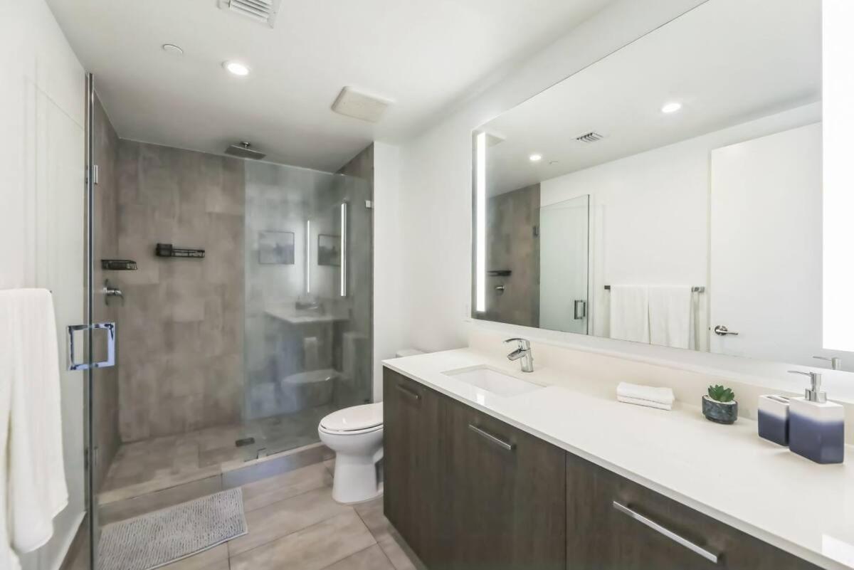 Miami-2br Brickell - Pool - Gym Miami
