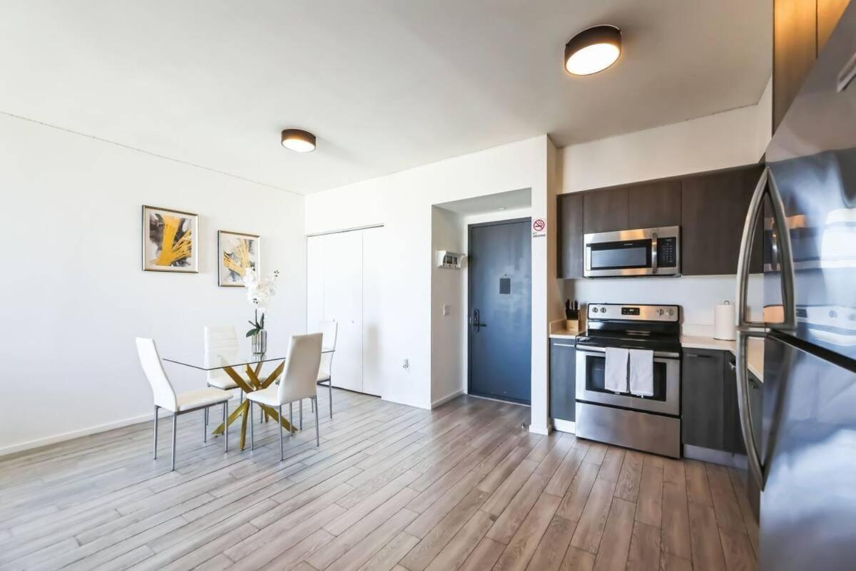 Miami-2br Brickell - Pool - Gym *
